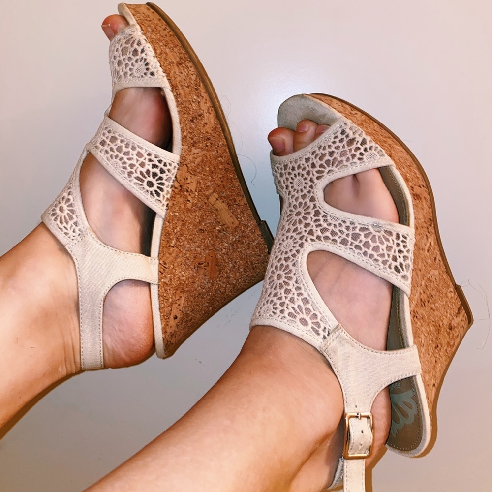 Lace nude cork wedges (SIZE 8.5-9)